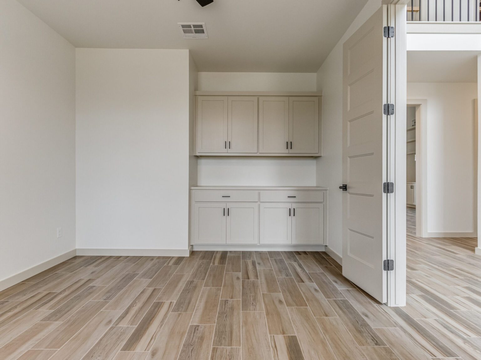 2210-W-Burr-Oak-Rd-31