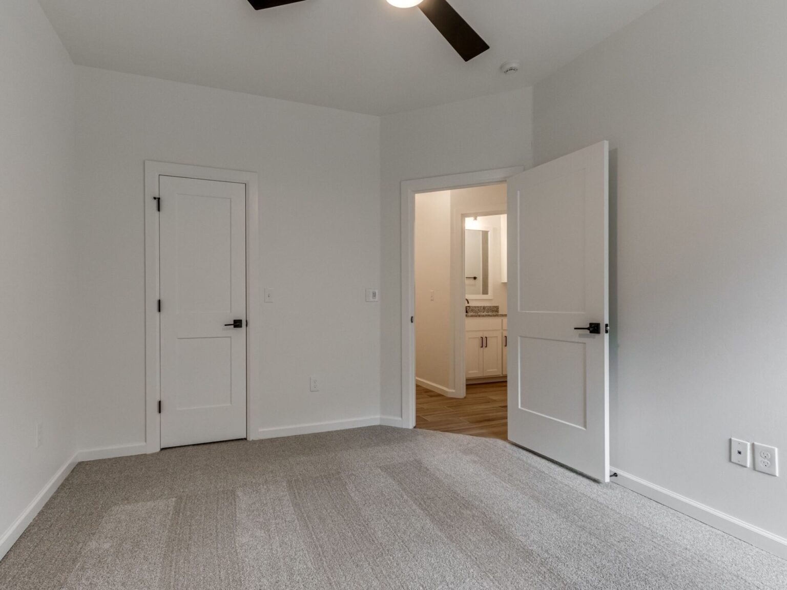 5004 Misty Wood Ln-24