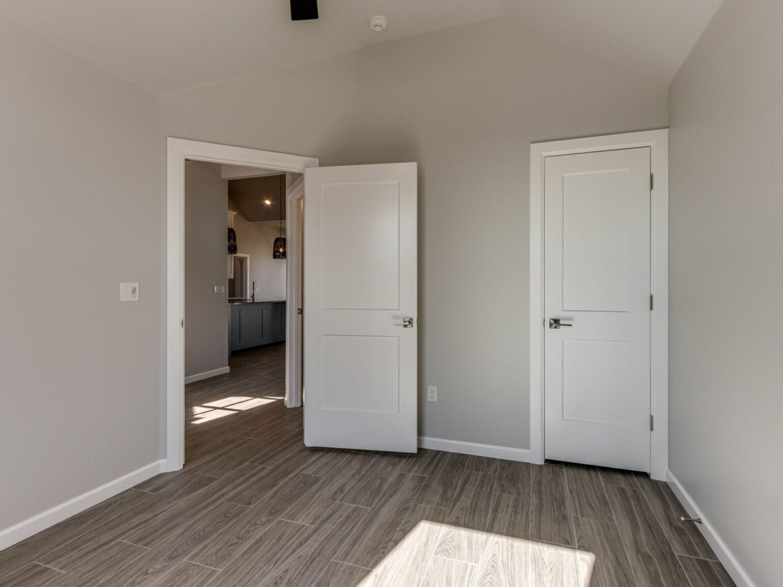 161105 Catalonia Pl-32