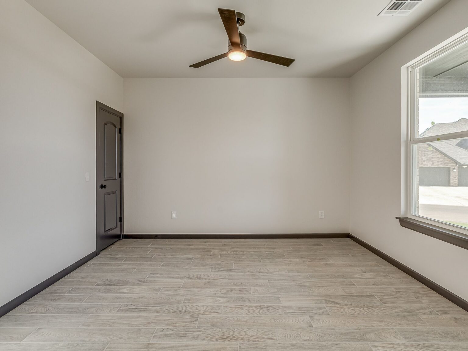 3901 Durango Lake Dr-40