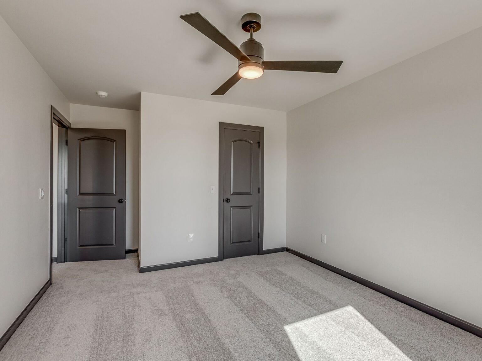 3901 Durango Lake Dr-47